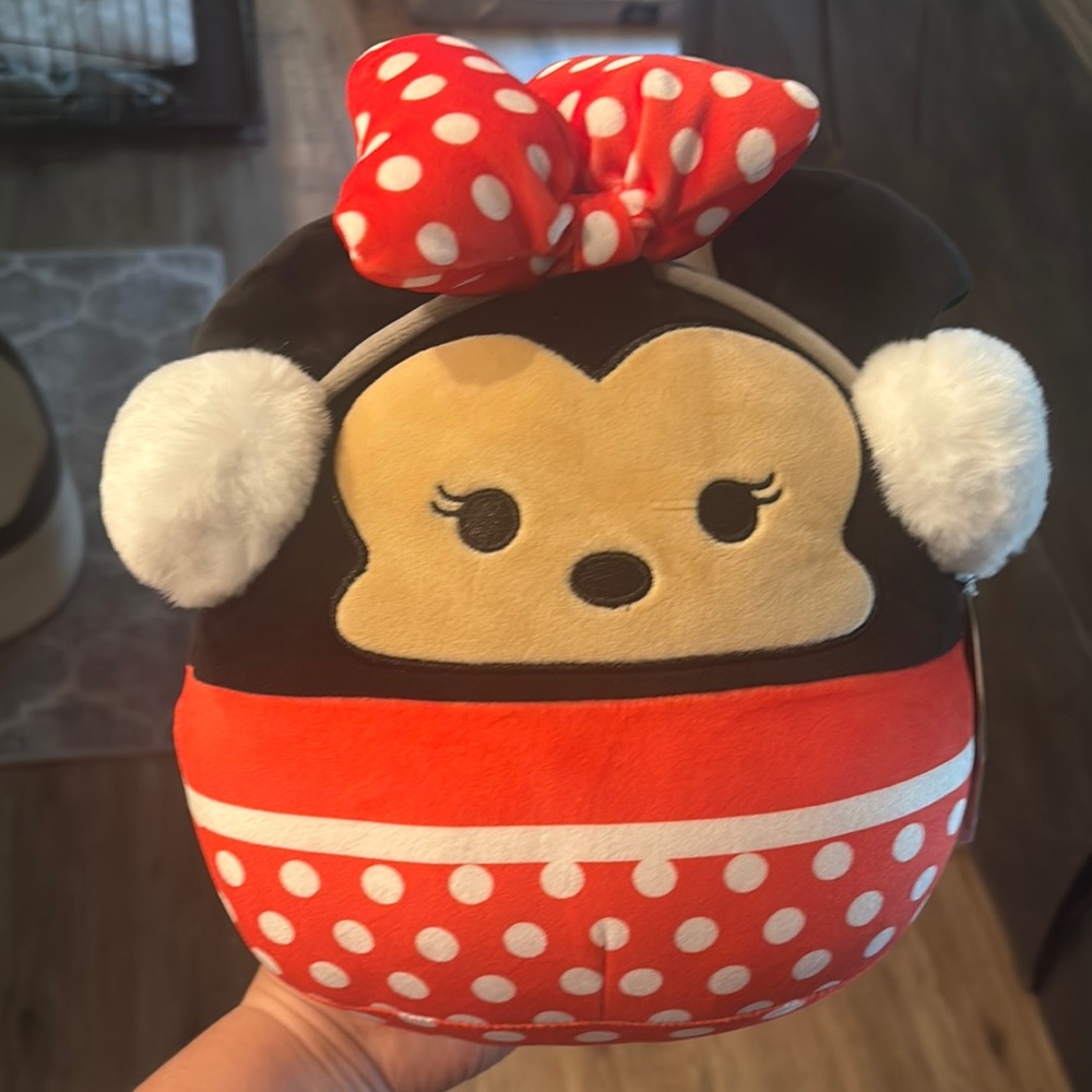 Disney Minnie Mouse Squishmallow 8”. NWT